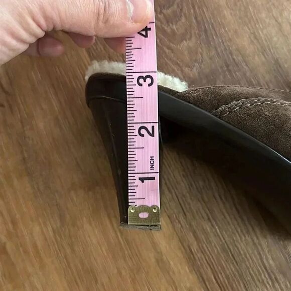 Ugg Australia Slip On Chunky Heel Buckle Suede Women’s Sz 7.5 - Picture 12 of 12